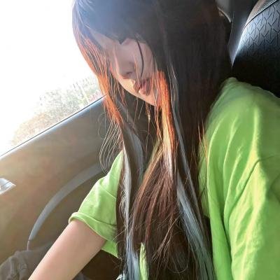 戴脚镣的女孩